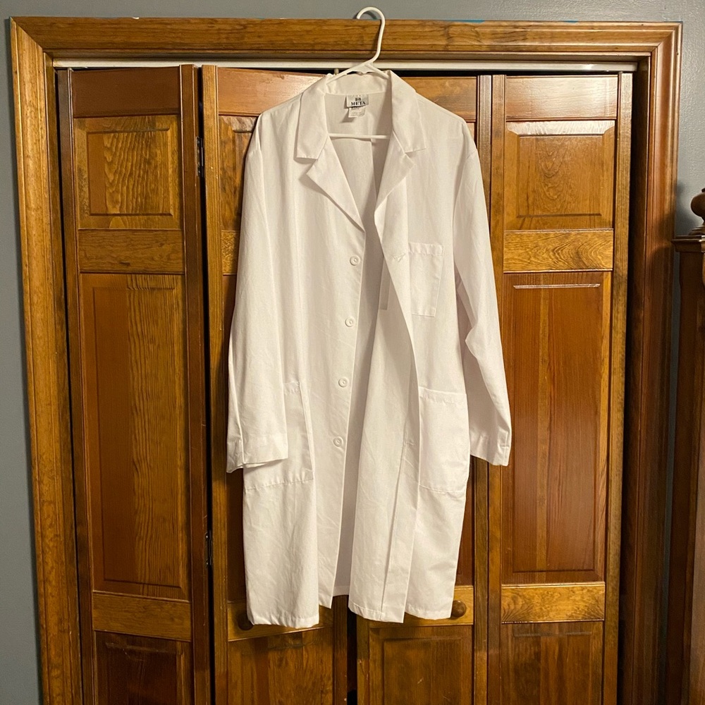 Long white lab coat